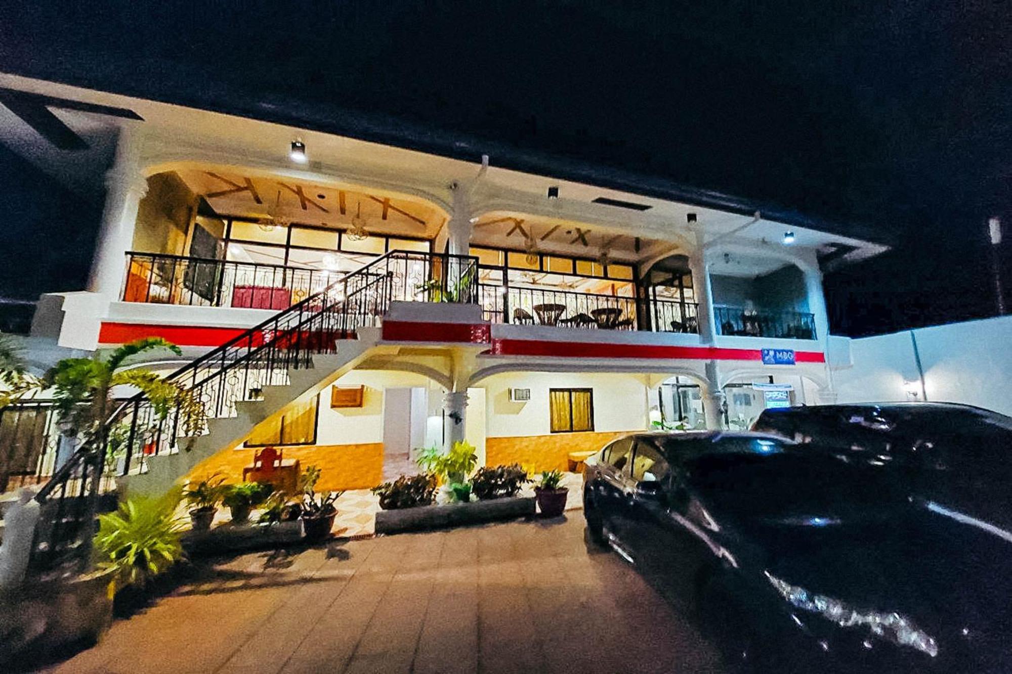 Mbg Travellers Inn Powered By Cocotel Puerto Princesa Luaran gambar